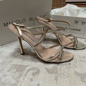 Manolo Blahnik Bayan Strappy Metallic Sandals